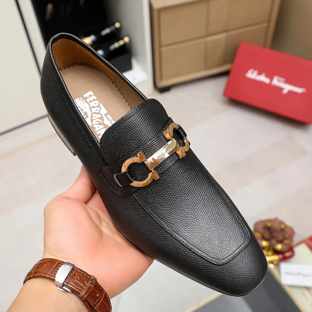 Men's shoes 💰600 🕷🕷🐂【Ferragamo】 Popular fashion casual shoes🇨🇳Official website counter 1:1 production, original mold opening💯Good quality can be seen, imported high-end first-layer pebbled calfskin, water-dyed🐂leather lining🌿very clear texture, high-quality waterproof, non-slip and wear-resistant outsole🎋high quality and low price, truly handmade🍓, 5 colors available! Code number 38-44 (45. To be customized)
